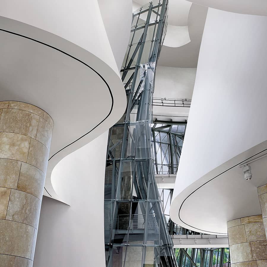 Interior de Museo Guggenheim Bilbao de Frank Gehry