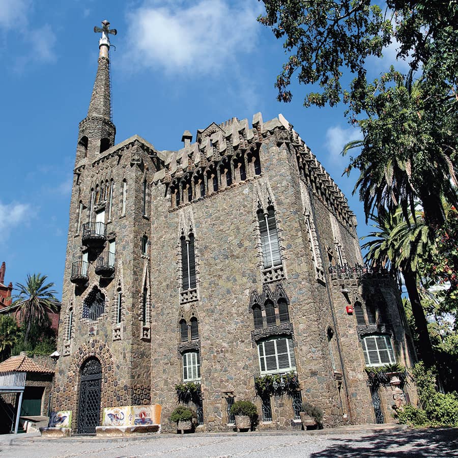 Fachada de la Torre Bellesguard de Antoni Gaudi