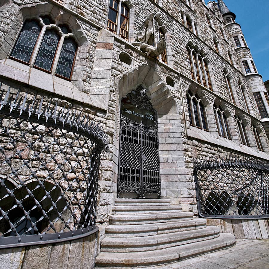 Casa Botines de León, de Antoni Gaudí