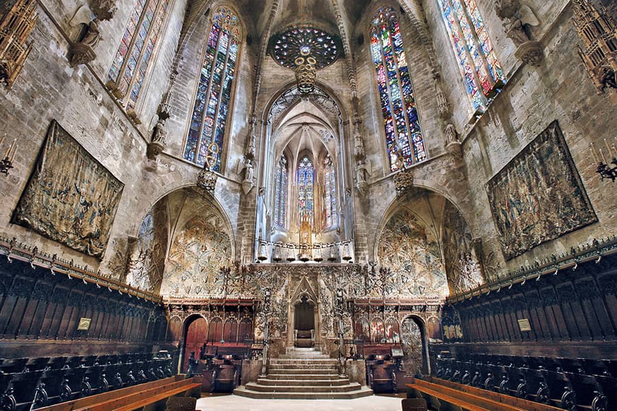 The High Altar of the Mallorca Cathedral Dosde Publishing