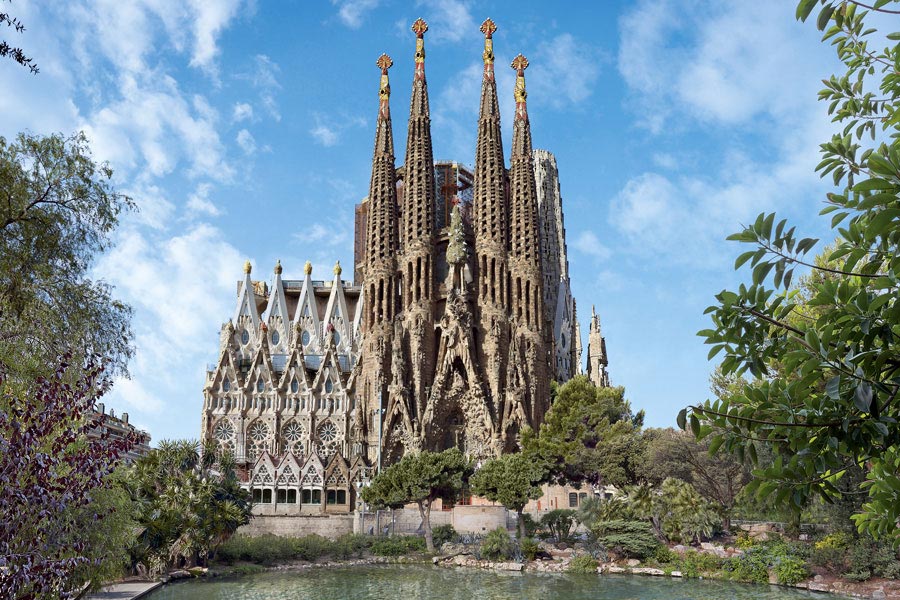 La Sagrada Familia Exterior La Sagrada Familia Exterior