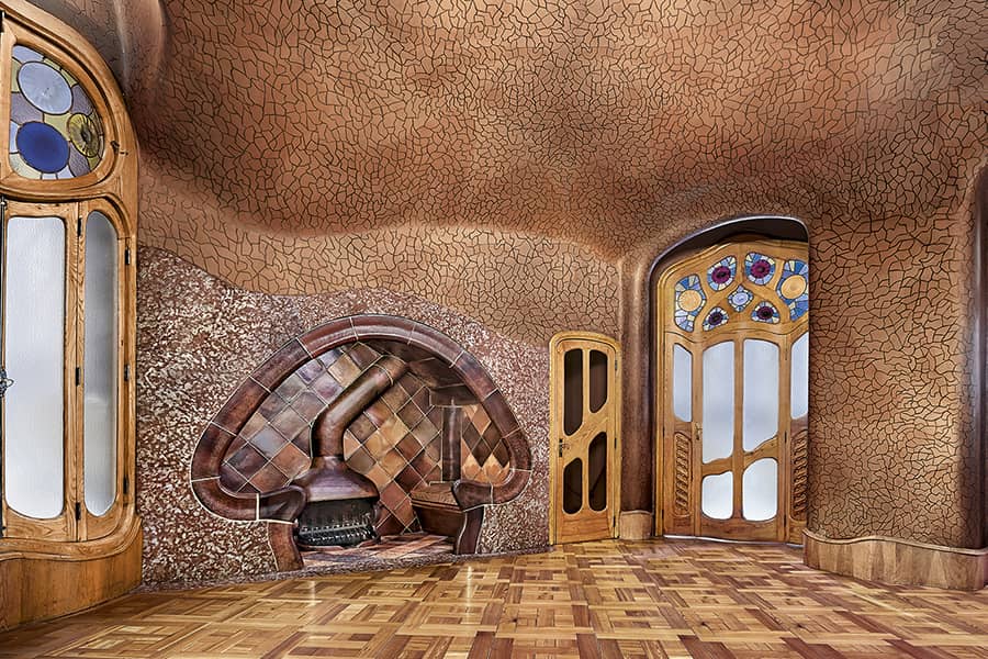Sala de la chimenea de la Casa Batlló de Antoni Gaudí