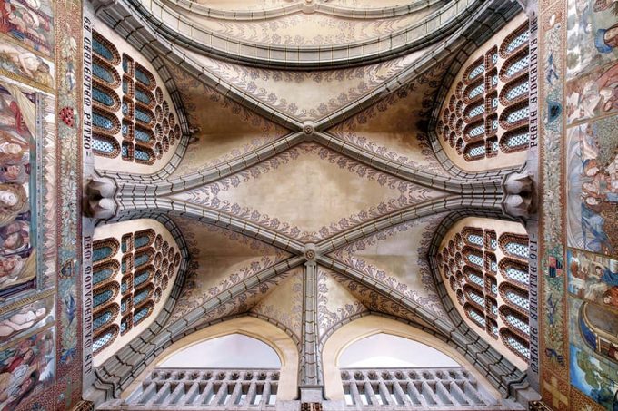 Vaults in the chapel of the Episcopal Palace of Astorga Antoni Gaudí