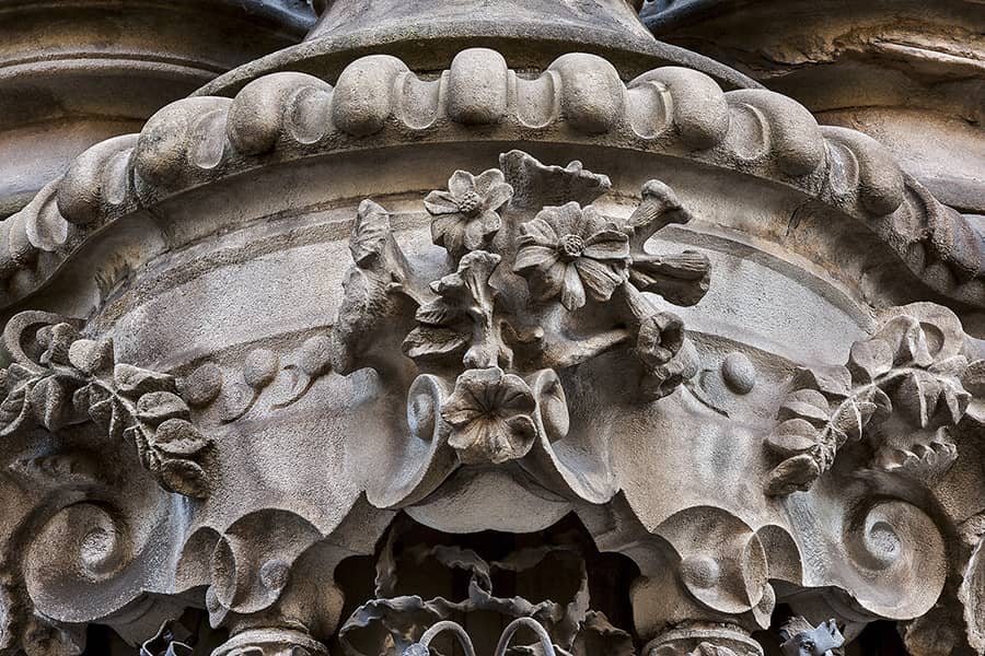 Casa Calvet Gaudi S First Work In The Eixample Dosde