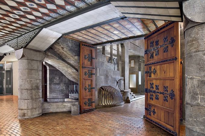 Room on the ground floor of Palau Güelll, by Antoni Gaudí