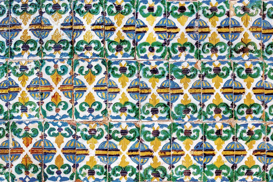 Spanish Tile Pattern – Andalusian ceramic from Seville Cutting Board by  Patterns Journey
