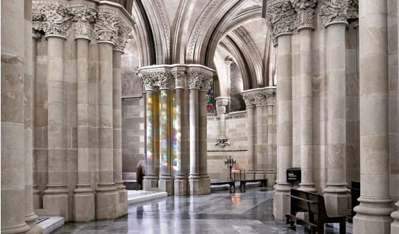 Arcos Interior Sagrada Familia Dosde Publishing