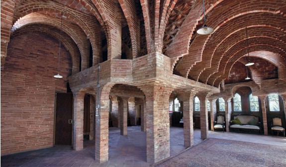 Arcos Casa Bellesguard Gaudi Dosde Publishing