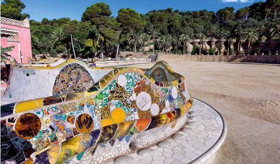 Banco Plaza Park Guell Gaudi Dosde Publishing