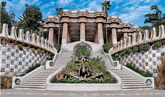 Escalinata Dragon Escalera Entrada Park Guell Gaudi Dosde Publishing