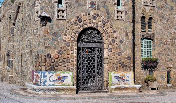 Torre Bellesguard Antoni Gaudi Libro Bolsillo Dosde Publishing