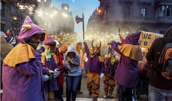 Barcelona Fiestas Correfocs Dosde Publishing