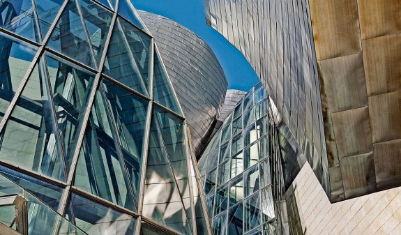 Cristaleras Exteriores Museo Guggenheim Bilbao Dosde Publishing