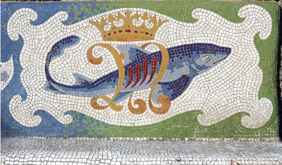 Mosaico Pez Casa Bellesguard Gaudi Dosde Publishing