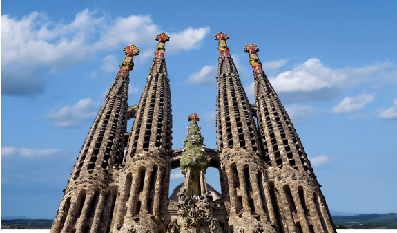 Torres Sagrada Familia Gaudi Barcelona Dosde Publishing